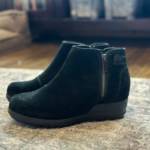 Sorel Women’s Evie Zip Suede Ankle Bootie